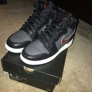 Air Jordan Retro 1 High “Bronze Medal”